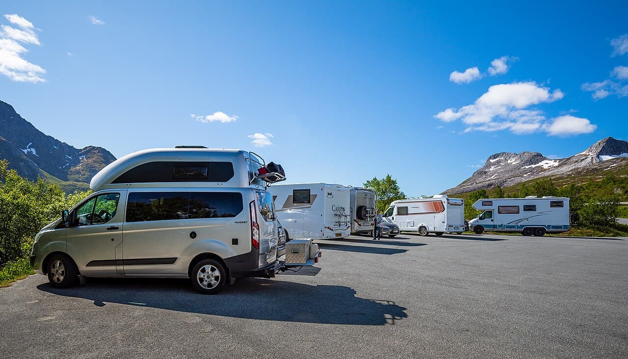 Campers parked by Austnesfjorden in Lofoten β Norwegian motorhome parking